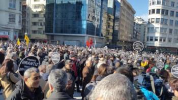 ВИДЕО: Тысячи людей в Стамбуле отдали дань памяти Гранту Динку