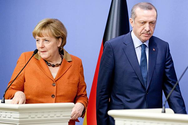 Меркель желает удержать Турцию в НАТО 