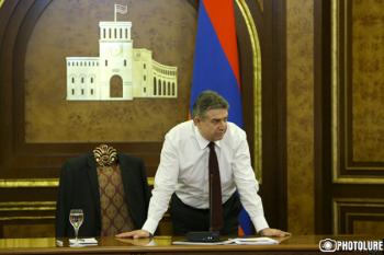 Карен Карапетян: Экономика Армении похожа на засохшее поле, нуждающееся в орошении и удобрениях