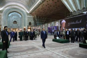 Виген Саркисян возложил венок к могиле Хомейни