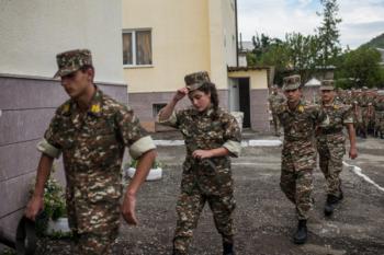 курсантки Степанакерсткой высшей военной школы курсантки Степанакерсткой высшей военной школы