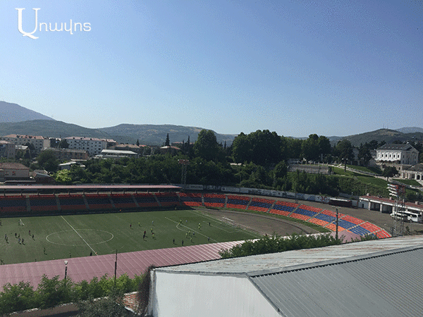 стадион в Степанакерте