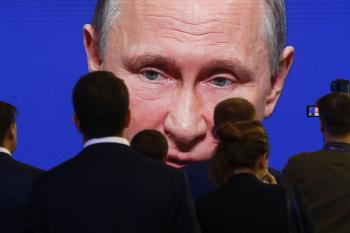 Путин приласкал россиян и показал зубы Западу
