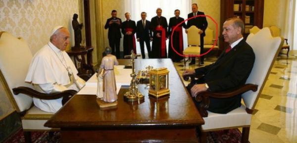 стул Эрдогана