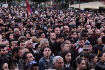 Никол Пашинян призвал соратников разблокировать улицы Еревана