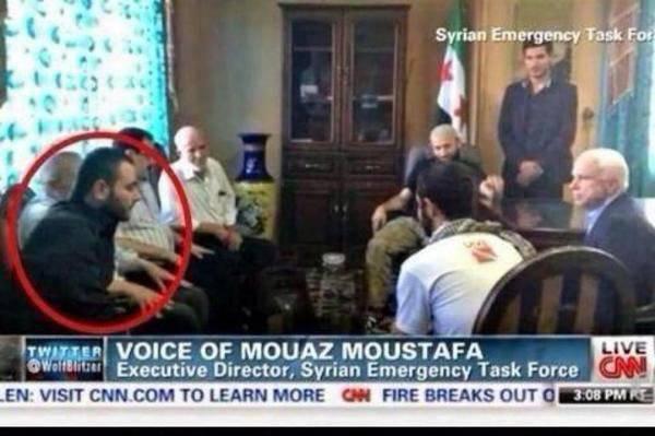 Джон Маккейн вместе с лидером ИГИЛ Абу Бакром аль-Багдади