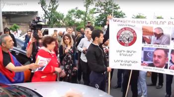 протест родственников Сасна Црер