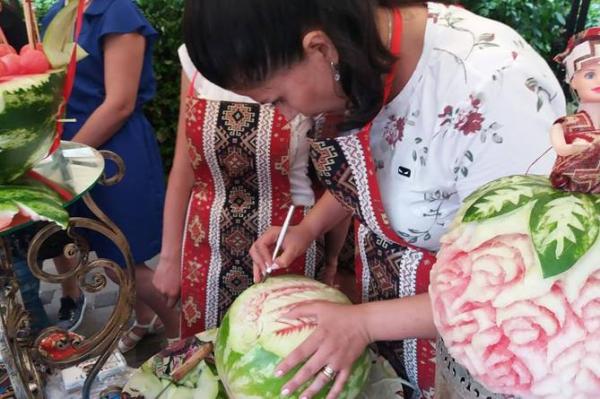 фестиваль арбуза