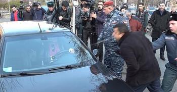 Армянские адвокаты пригрозили властям акциями протеста