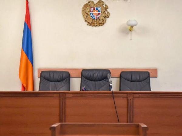 Судьи отказываются от дела Кочаряна