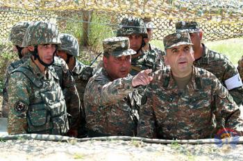 На полигоне «Тигранакерт» в Арцахе прошли военные учения с боевой стрельбой