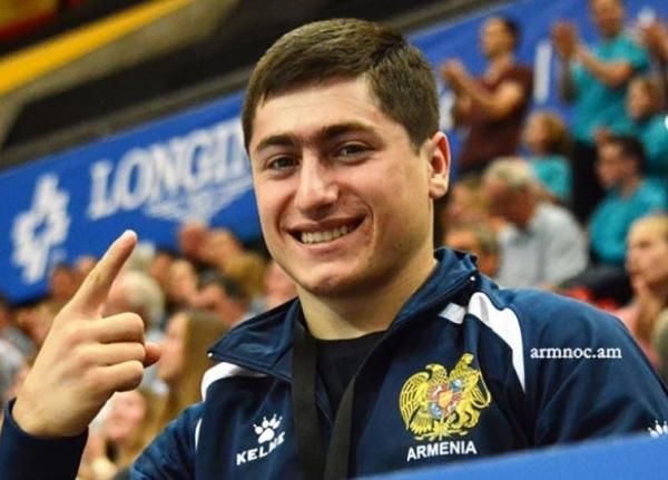 Армянский гимнаст обошел спортсмена из Турции и завоевал золото на Универсиаде