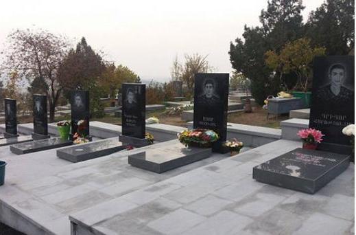 Принимаются меры по восстановлению надгробий в военном пантеоне «Ераблур» 