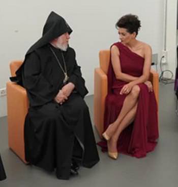 Анна Акопян и Католикос Всех Армян