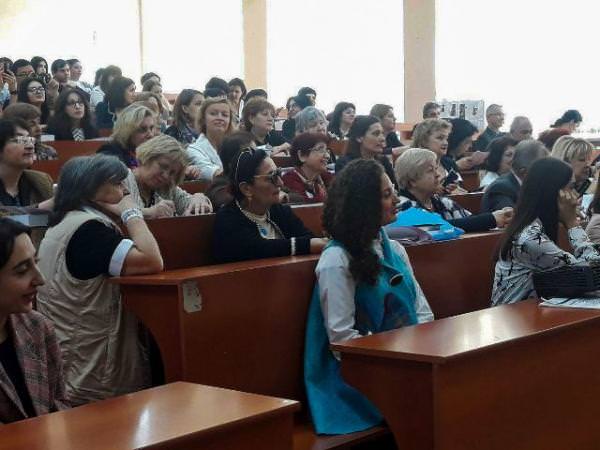 В Армении отметили 80-летие преподавания русского языка