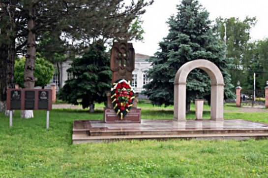 В Армавире (Краснодарский край) демонтировали памятную доску Гарегину Нжде