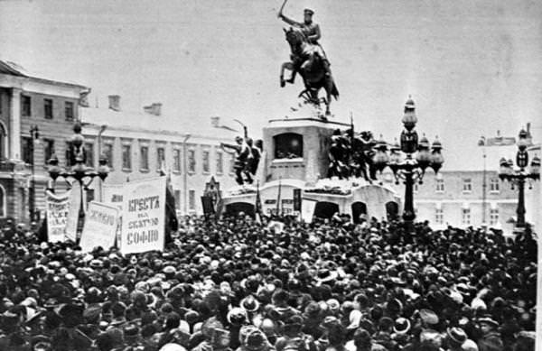 январь 1915 митинг у памятника герою Русско-турецкой войны 1877-1878 годов генералу Михаилу Скобелеву
