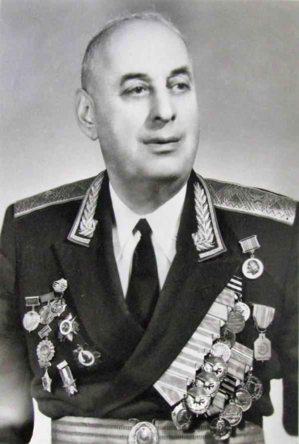 В городе Узловая появилась улица и переулок, названные именем полководца Гайка Мартиросяна - «Общество»