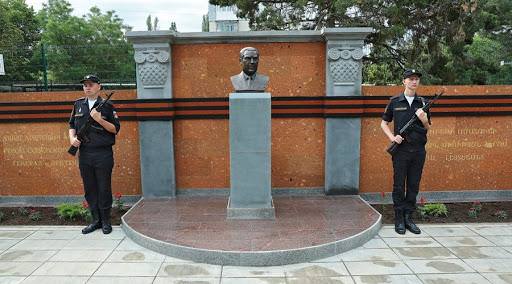  В Крыму открыли памятник Герою Советского Союза Ашоту Аматуни 