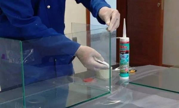 Силиконовый клей для аквариума Силиконовый клей для аквариума